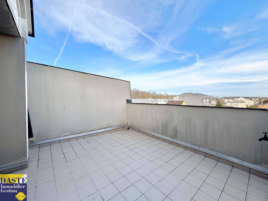 Appartement à PONTAULT-COMBAULT