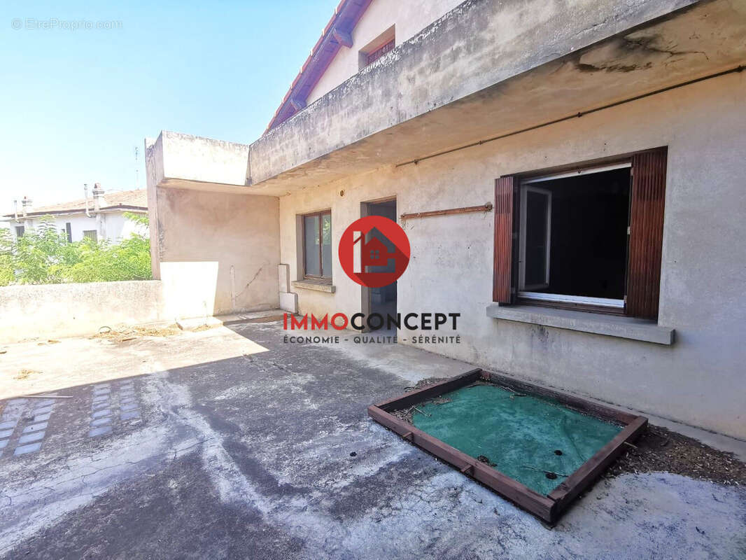 Appartement à BAGNOLS-SUR-CEZE