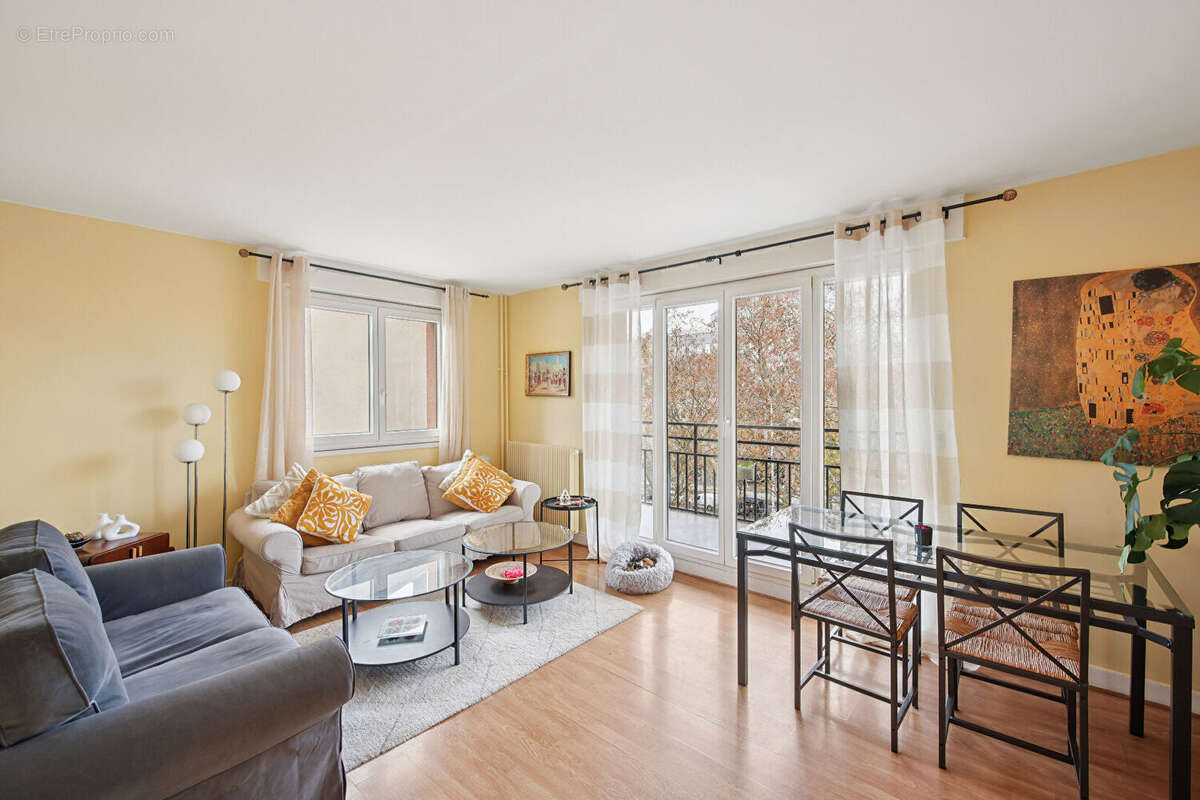 Appartement à NANTERRE