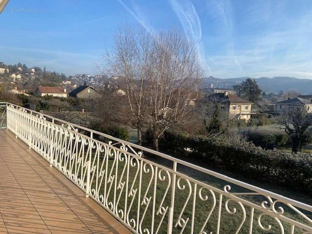 Maison 137 m² à Villefranche-De-Rouergue  - photo 3