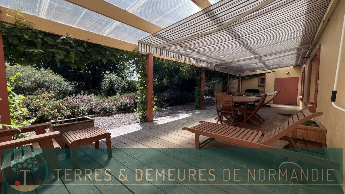 A vendre Propriété touristique de charme au cur de la campagne normande, offrant un cadre paisible et un fort potentiel d'activ - photo 10