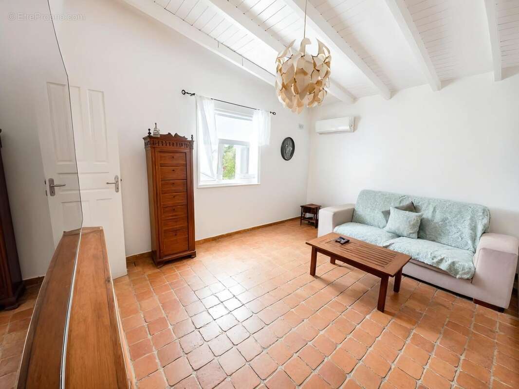 Villa d'exception de plain-pied 6 pièces, avec piscine, vue montagne – Le Gosier LE GOSIER (971) - photo 18