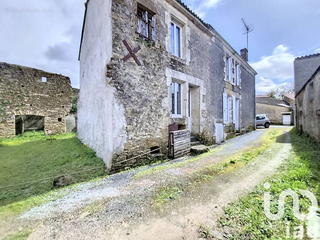 Photo 1 - Maison à CHANTONNAY