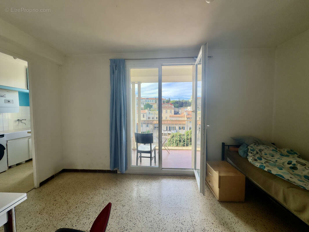 Appartement à MARSEILLE-3E