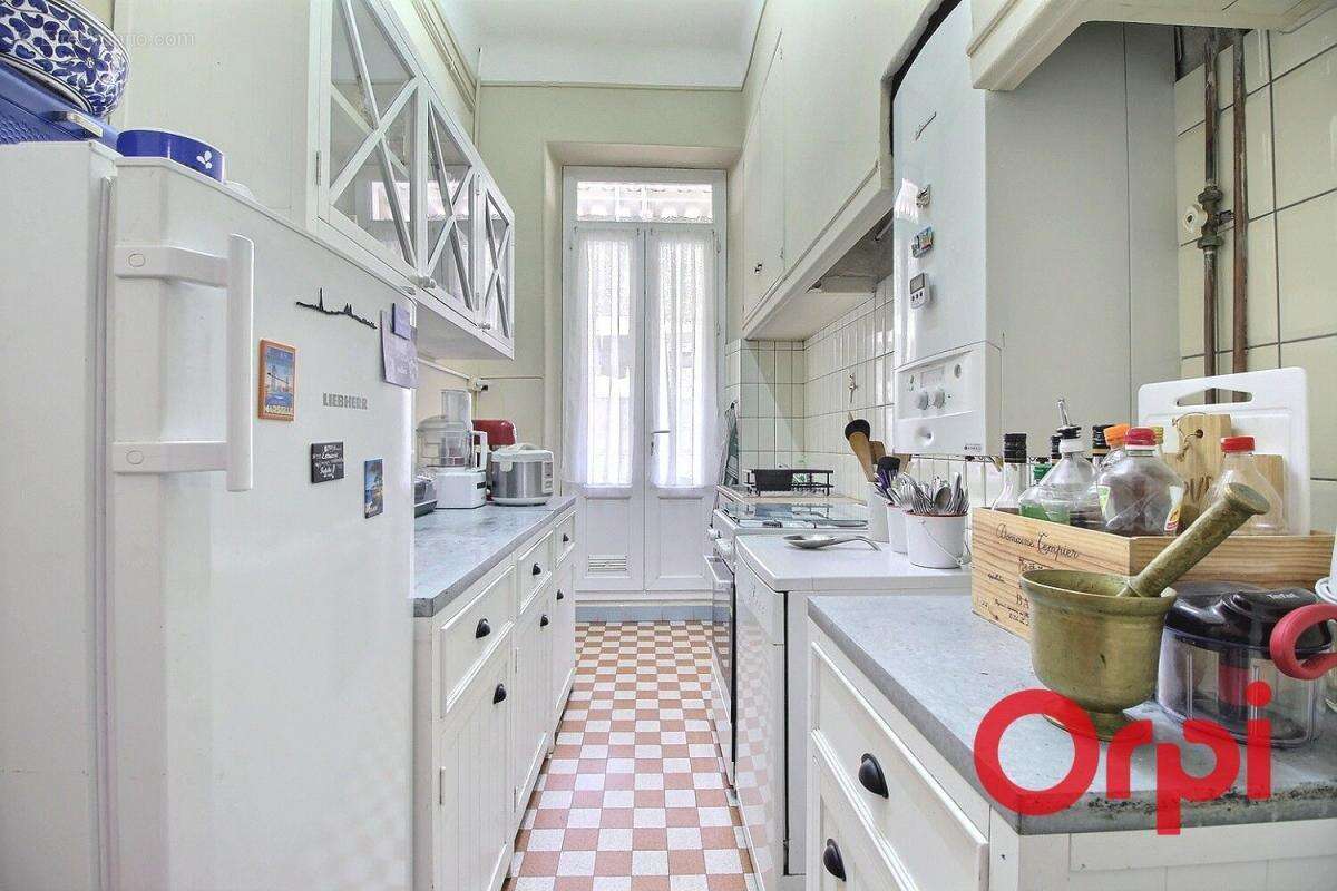 Appartement à MARSEILLE-2E