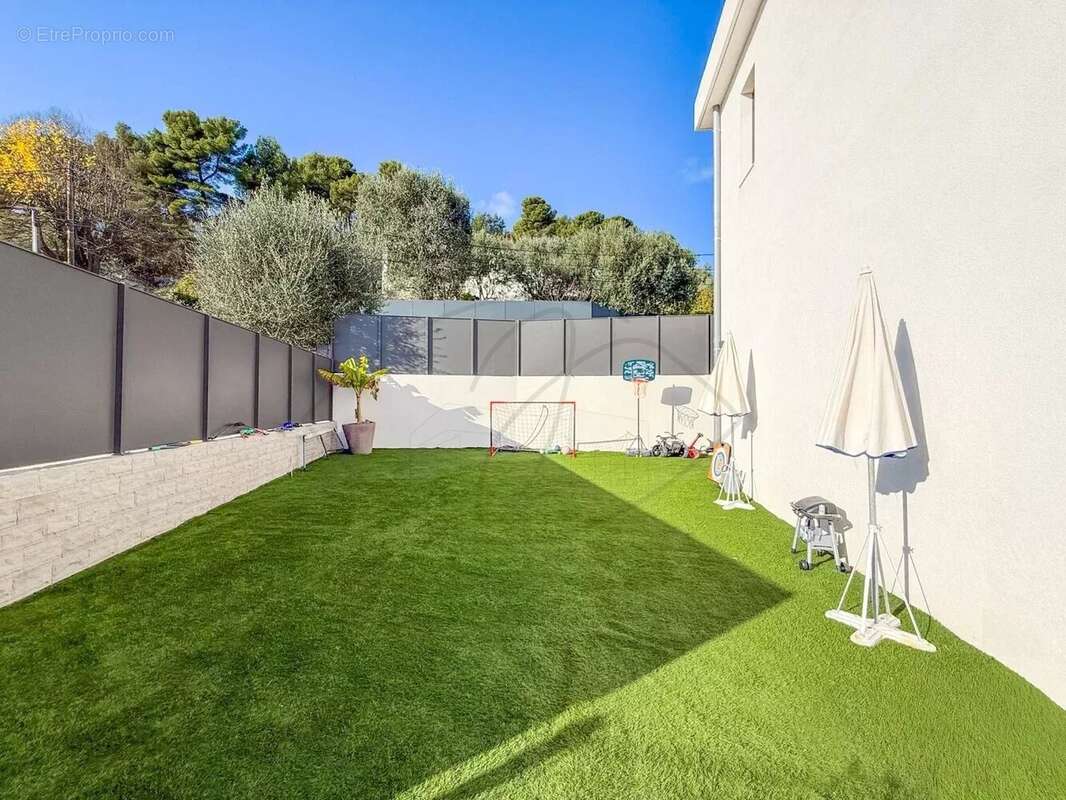 Appartement à FALICON