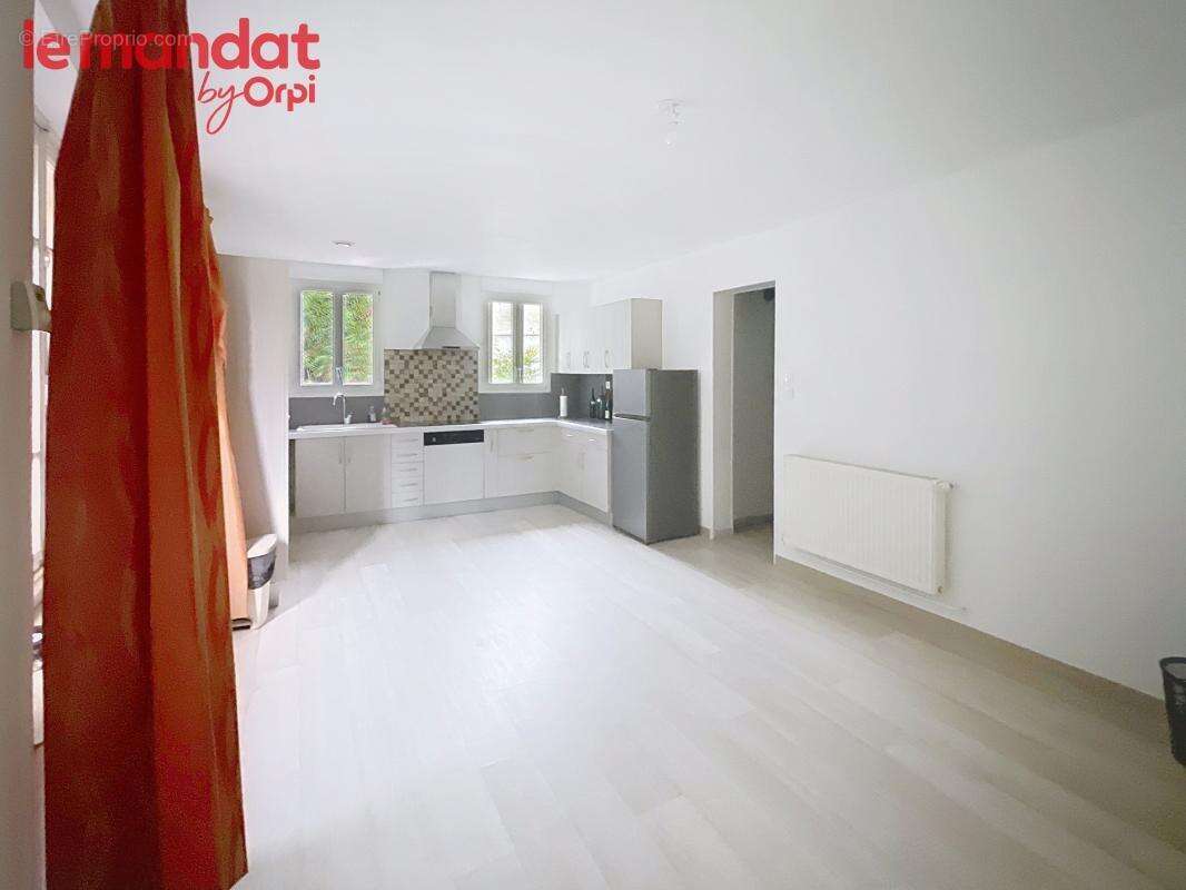 Maison à SERAINCOURT