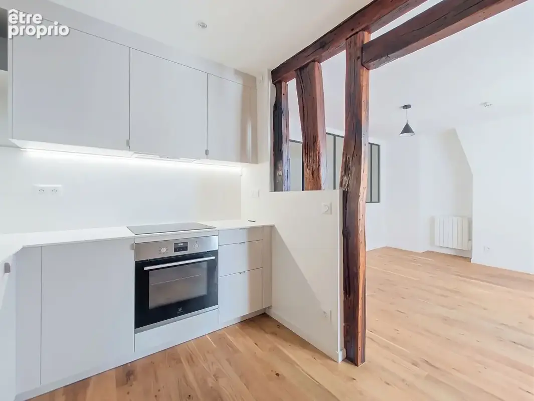 Charme de l'ancien & rénovation contemporaine ? 2 pièces de 44 m² - photo 2