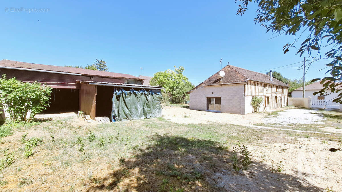 Maison familiale aux beaux volumes avec fort potentiel d'aménagement - photo 20