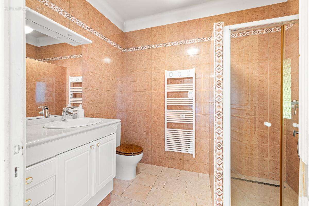 Nice gairaut – villa provençale avec vue mer, piscine, terrain de 2 000 m² et garage de 100 m² - photo 17