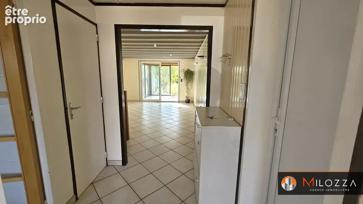 Maison 4 chambres avec garage et jardin - Saint-Quentin-Fallavier - photo 9