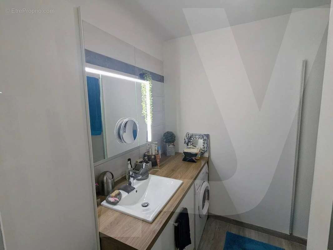 T2 de 48 m² avec balcon, parking couvert et caves – Rue Hector Berlioz - photo 5
