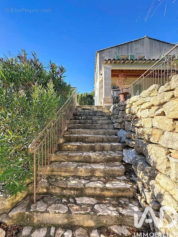 Photo 1 - Maison à SAINT-SATURNIN-LES-APT