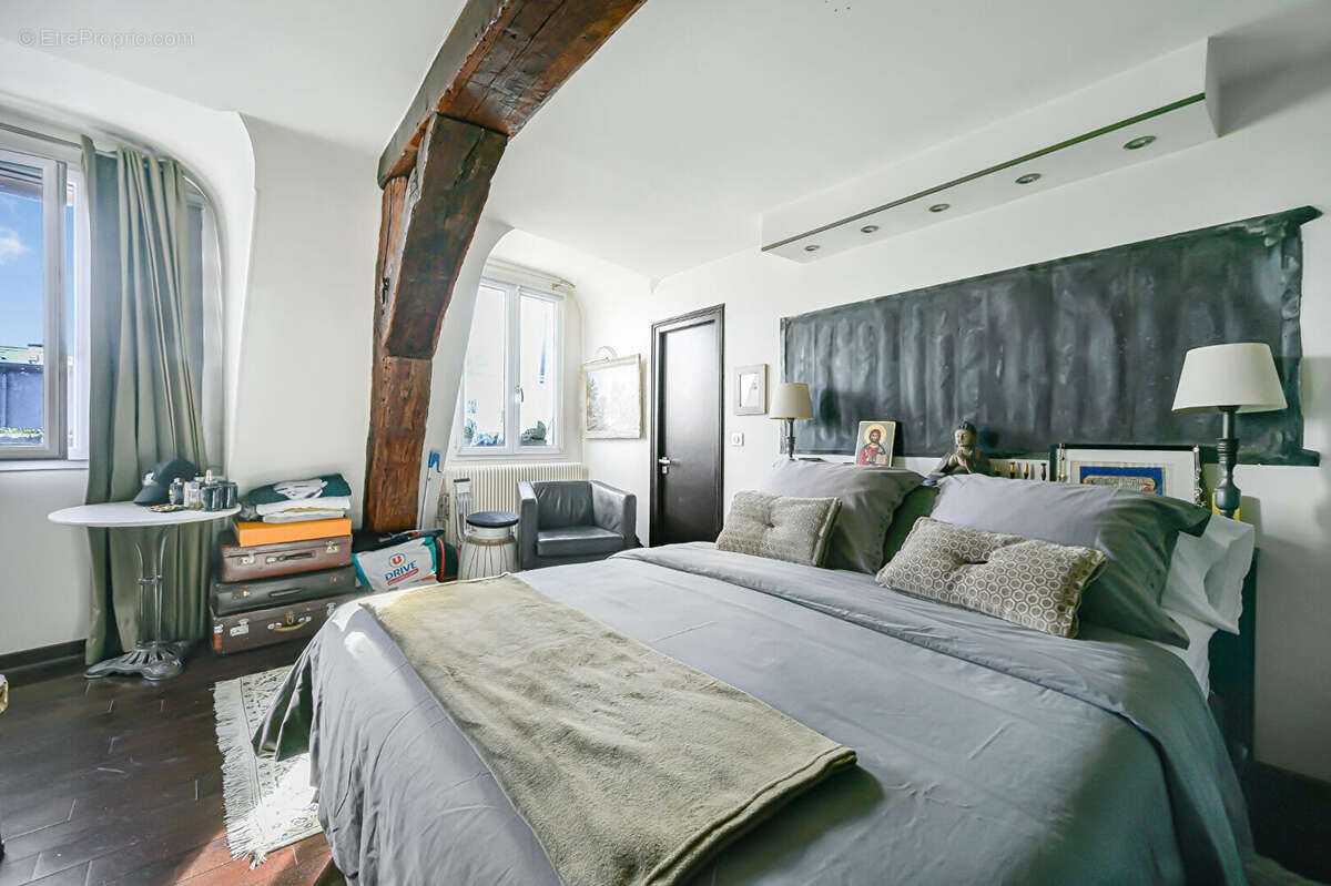 Appartement à PARIS-2E