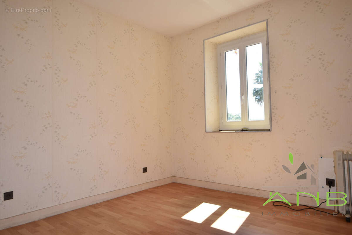 Maison à BUSSIERE-BADIL