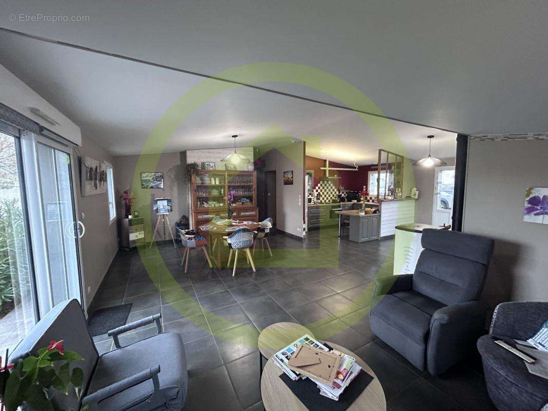 Maison à L&#039;AIGUILLON-SUR-VIE