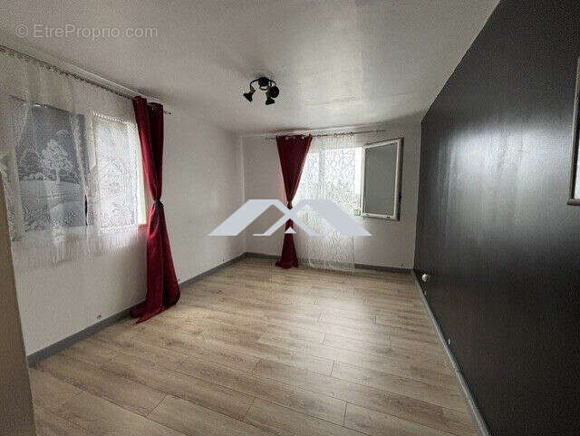 Maison 300 m² à Saint-Joseph  - photo 6