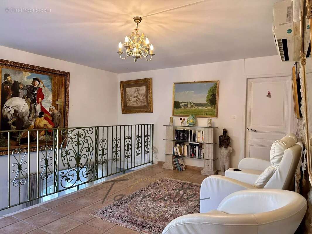 Maison à MONTELIMAR