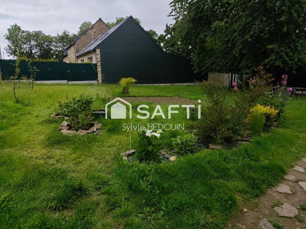 Maison 78 m² à Saint-Cyr-En-Pail  - photo 8