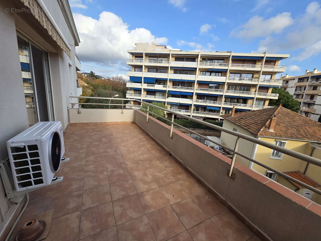 Appartement à HYERES