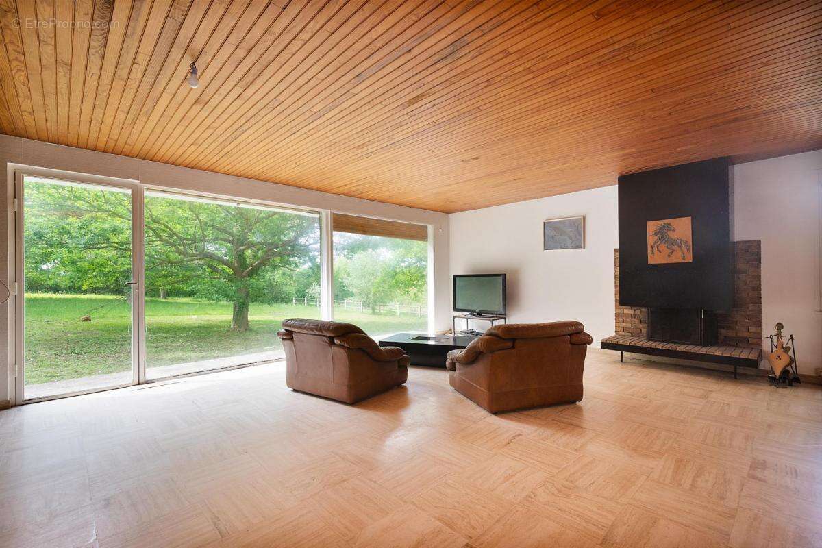 Maison à AUVERS-SUR-OISE