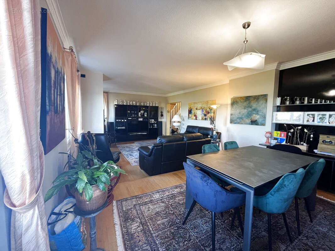 Maison à SAINT-GENEST-LERPT