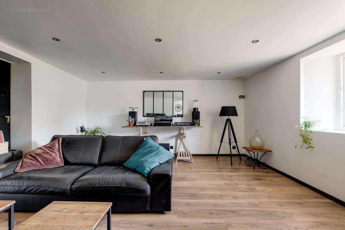 Maison 137 m² à Bonnevaux  - photo 8