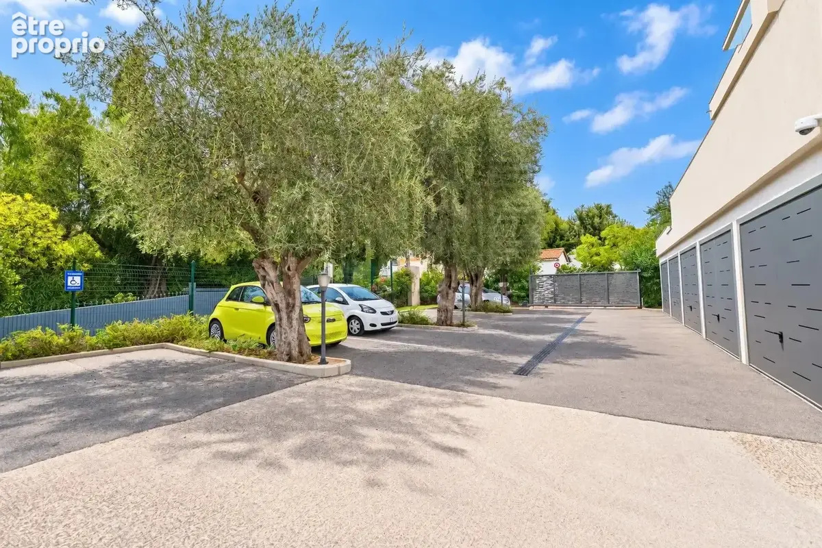 - Coup de Coeur - Magnifique appartement 3 pièces avec Piscine - Cannet Mairie - photo 9
