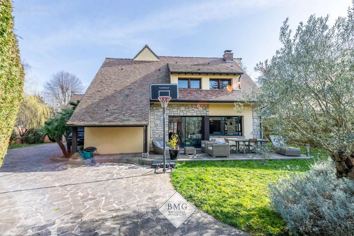 Maison à THIAIS
