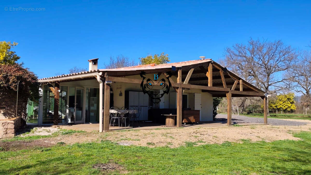 Maison à ROQUEBRUNE-SUR-ARGENS