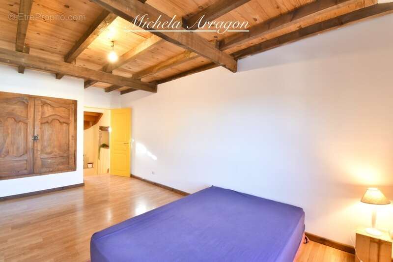 Maison à SAINT-PASTOUR