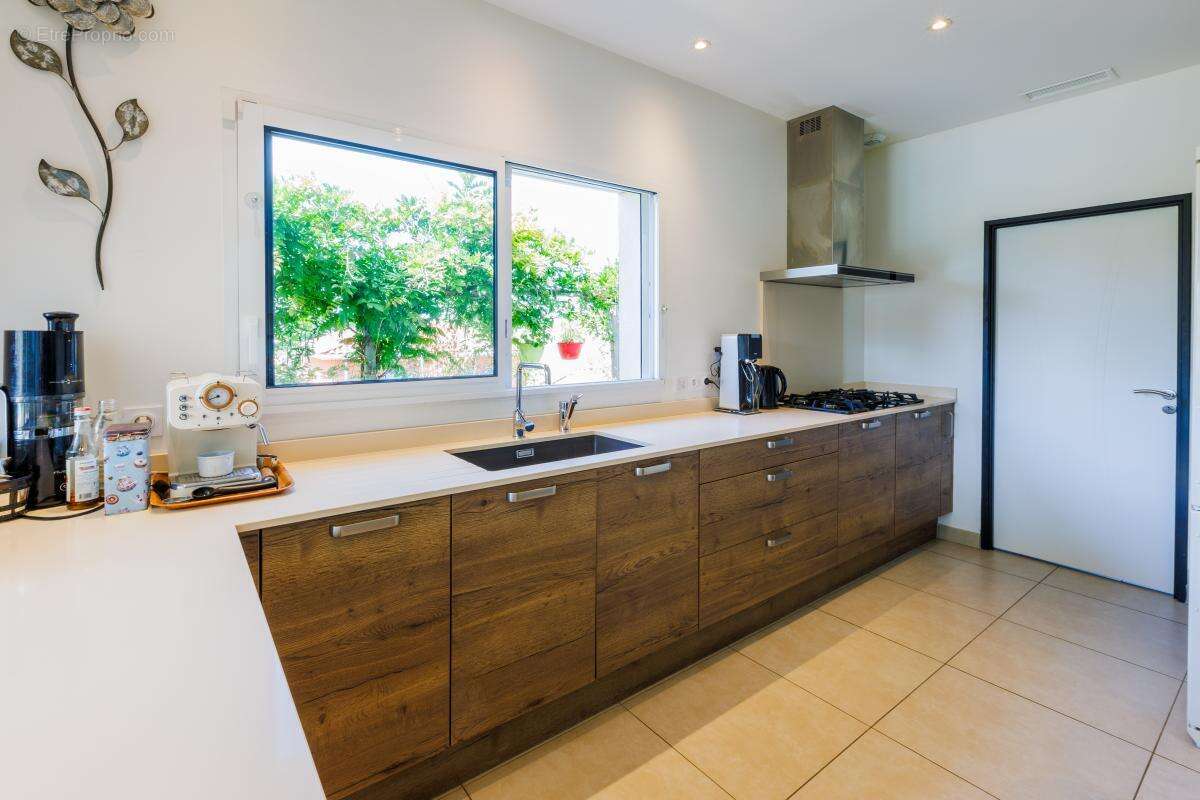 Maison 147 m² à Saint-Loup-Cammas  - photo 5