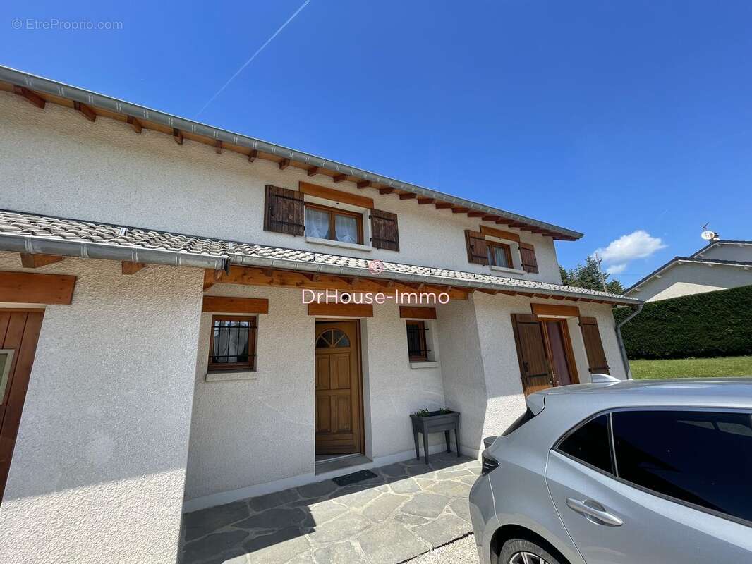 Maison à SAINT-AGREVE