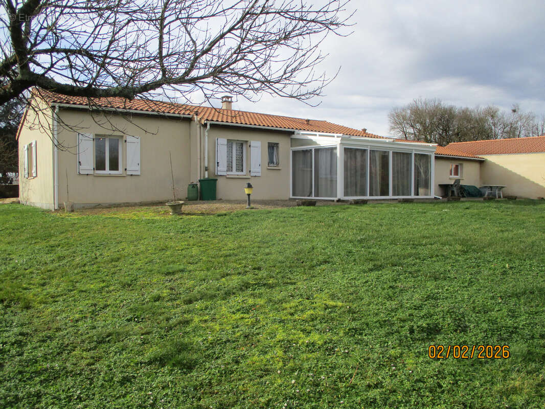 Maison à COUHE
