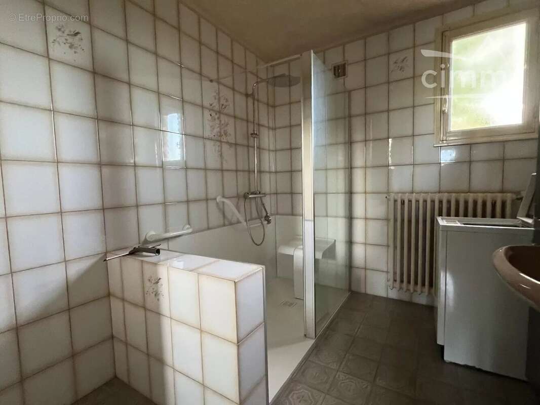 Maison à DOMPIERRE-SUR-BESBRE