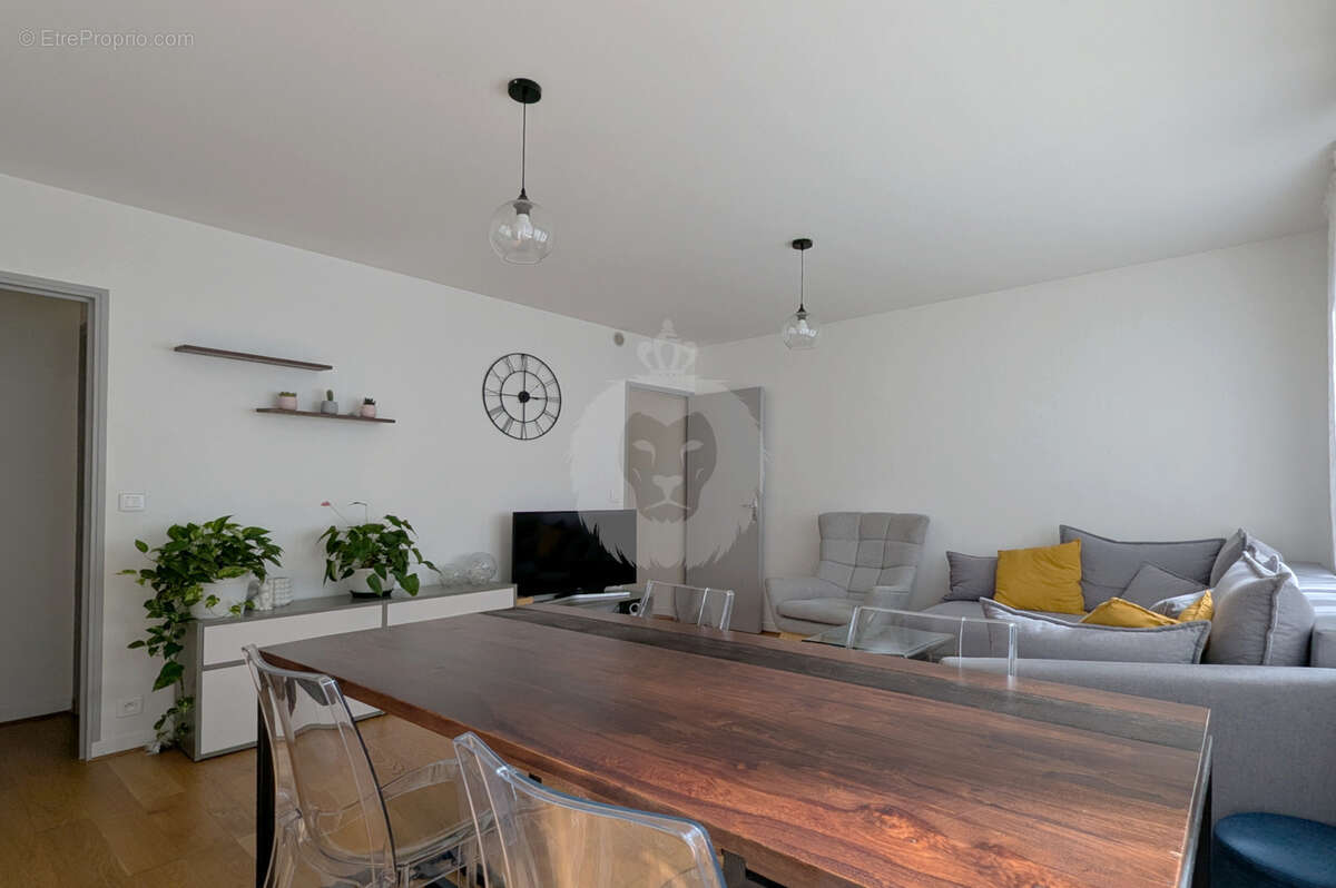 Appartement à SAINT-MAUR-DES-FOSSES