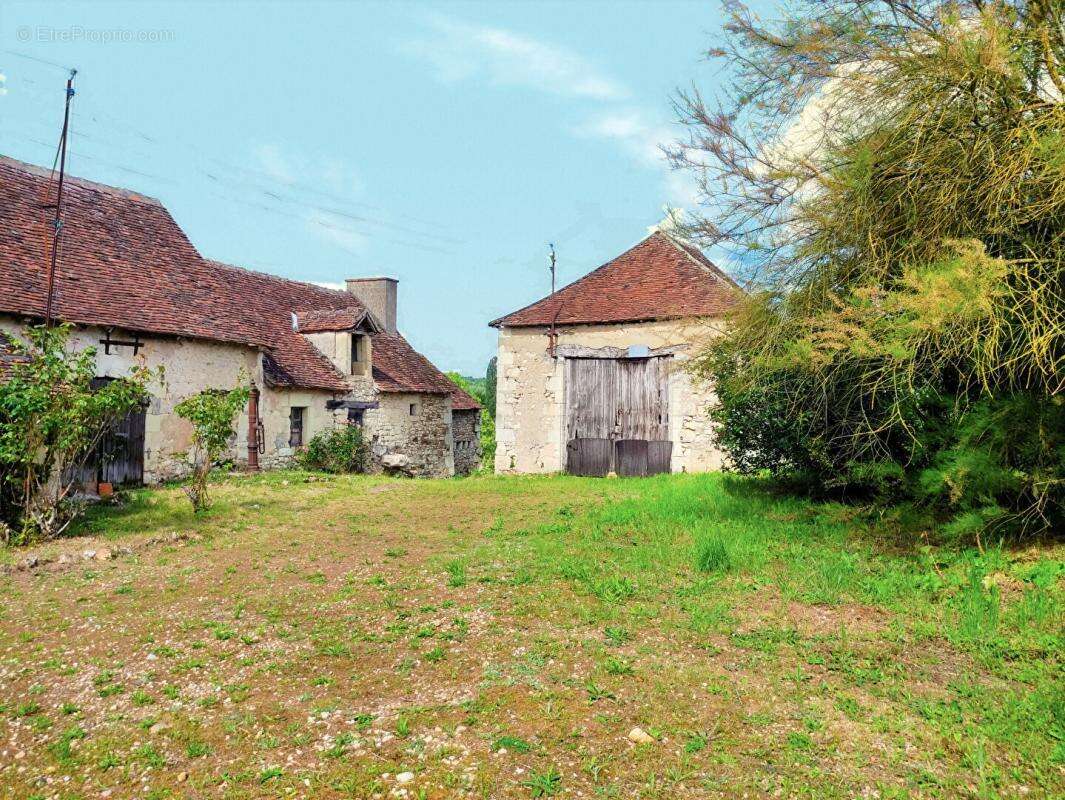 Maison à YZEURES-SUR-CREUSE