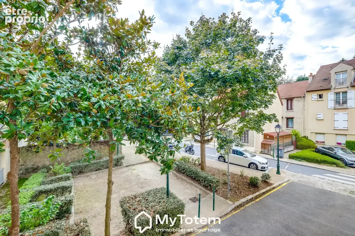 Superbe appartement entièrement rénové, où lumière, confort et qualité de vie se rejoigne. Ideal investissemen - photo 9