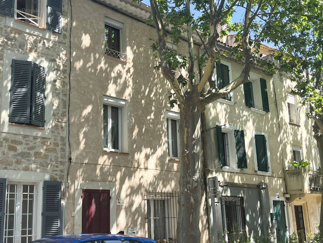 Maison 8 pièces avec cour garage et grenier - photo 4