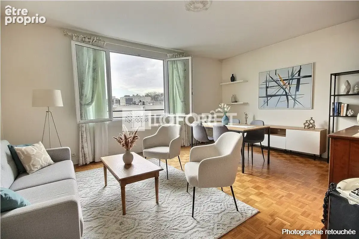 Appartement à COURBEVOIE