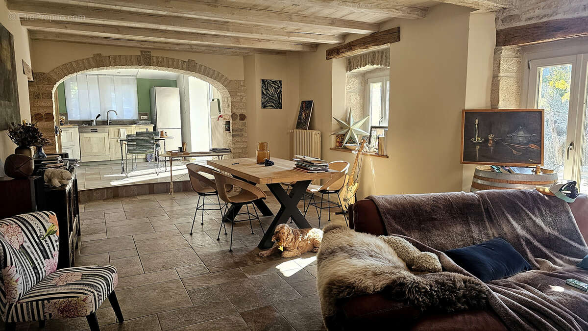 Maison à CHASSAGNE-SAINT-DENIS