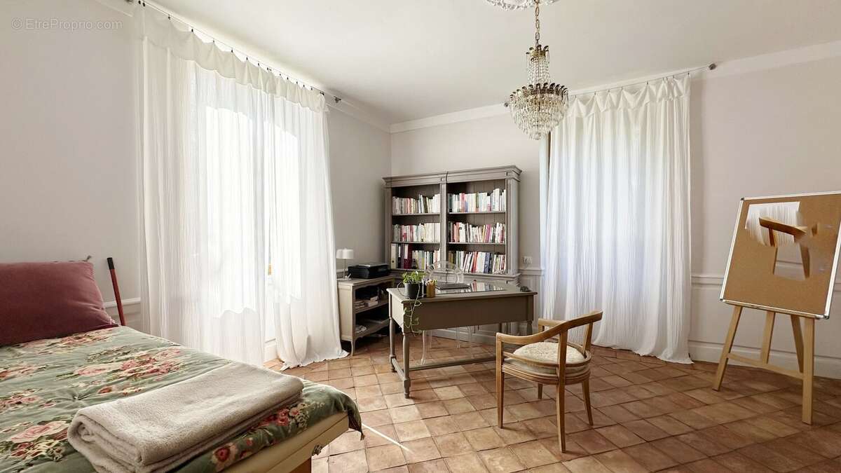 MAISON DE CARACTERE DU 18ème de 9 pièces de 235 M2 - photo 17