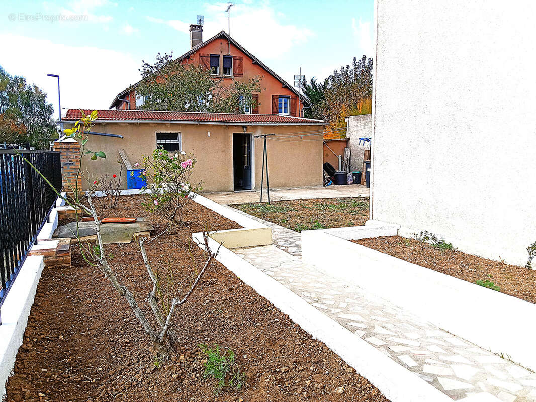 Maison à BEAUVILLIERS