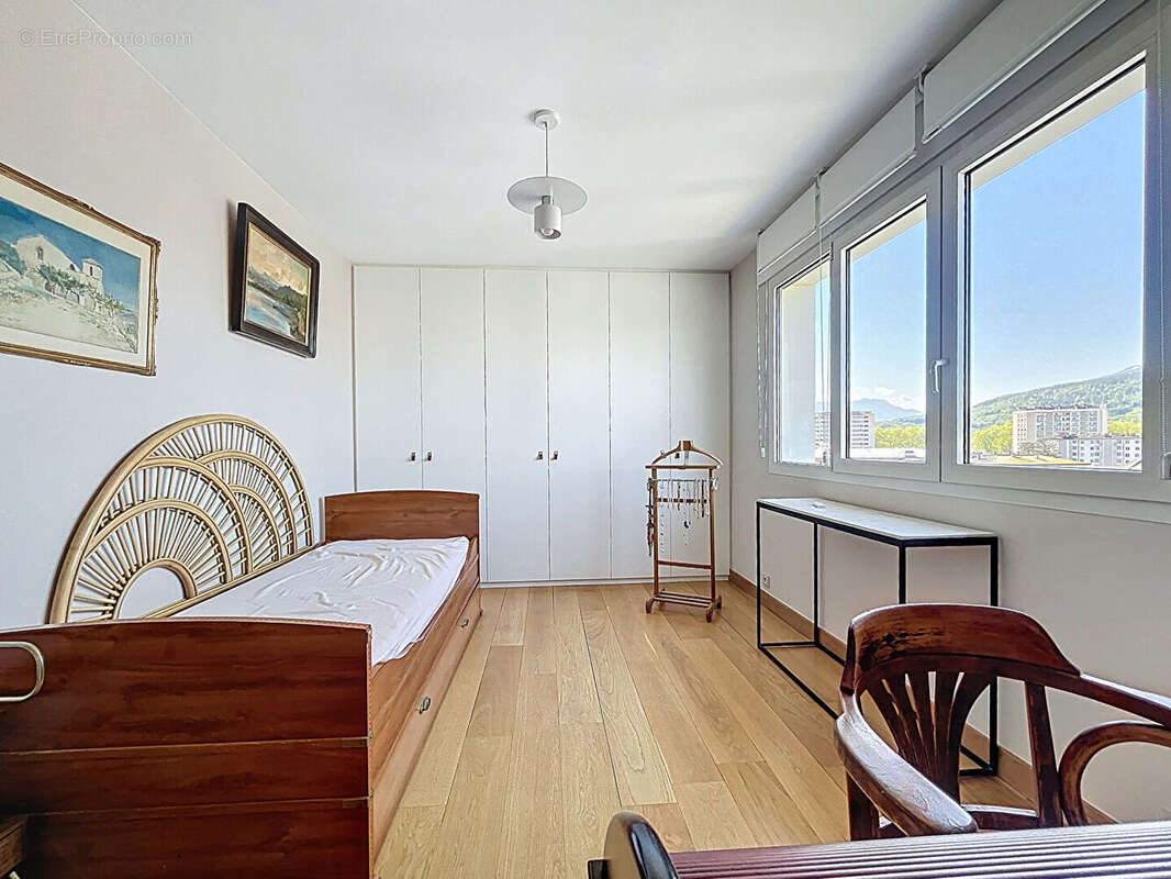Appartement T4 95 m² rénové au coeur du Triangle d'Or d'Annecy - photo 12