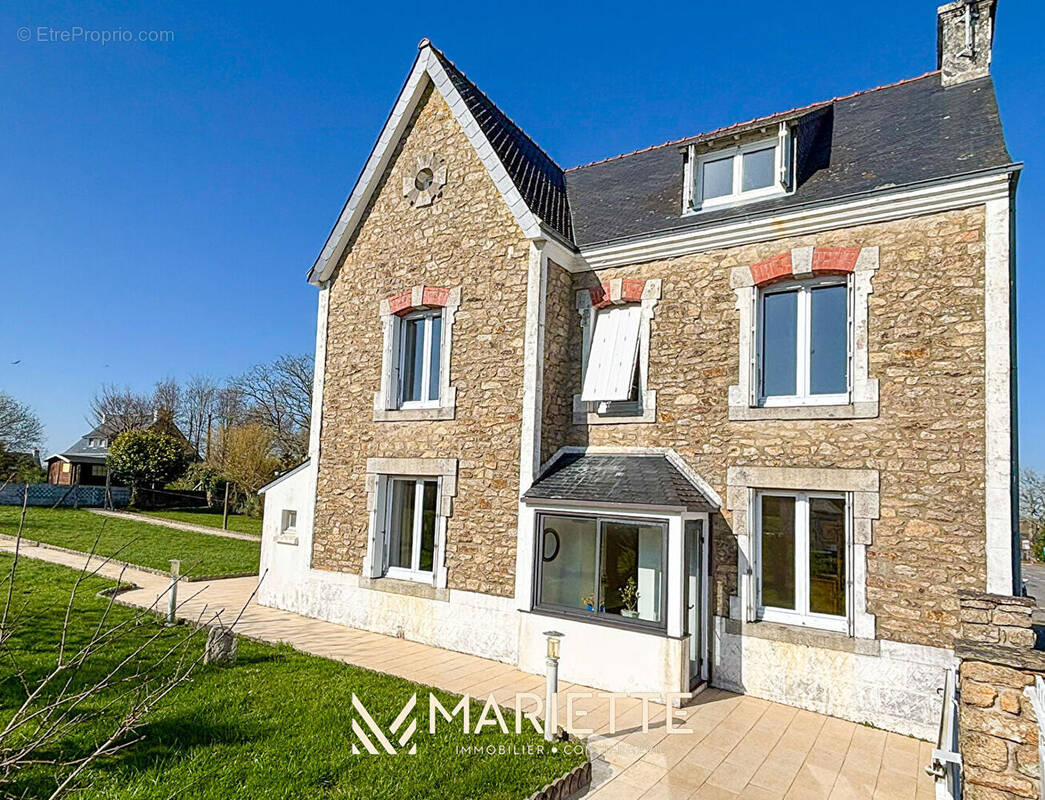 Maison à RIEC-SUR-BELON