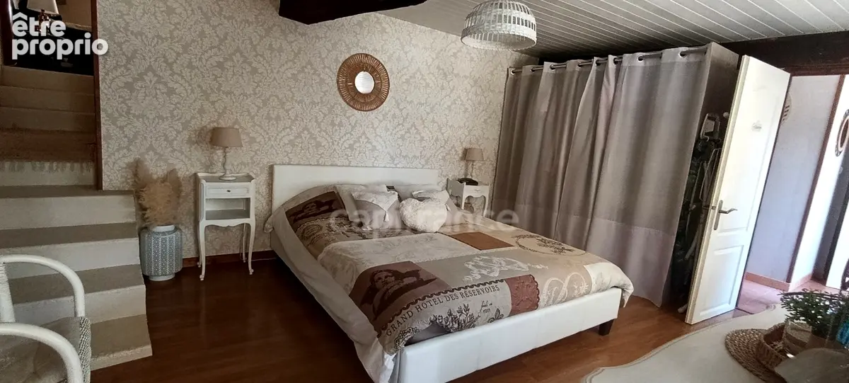 Virginie Masson – Capifrance vous propose cette maison en pierre de 92 m² pleine de charme, située à Seignelay, proche des comme - photo 16