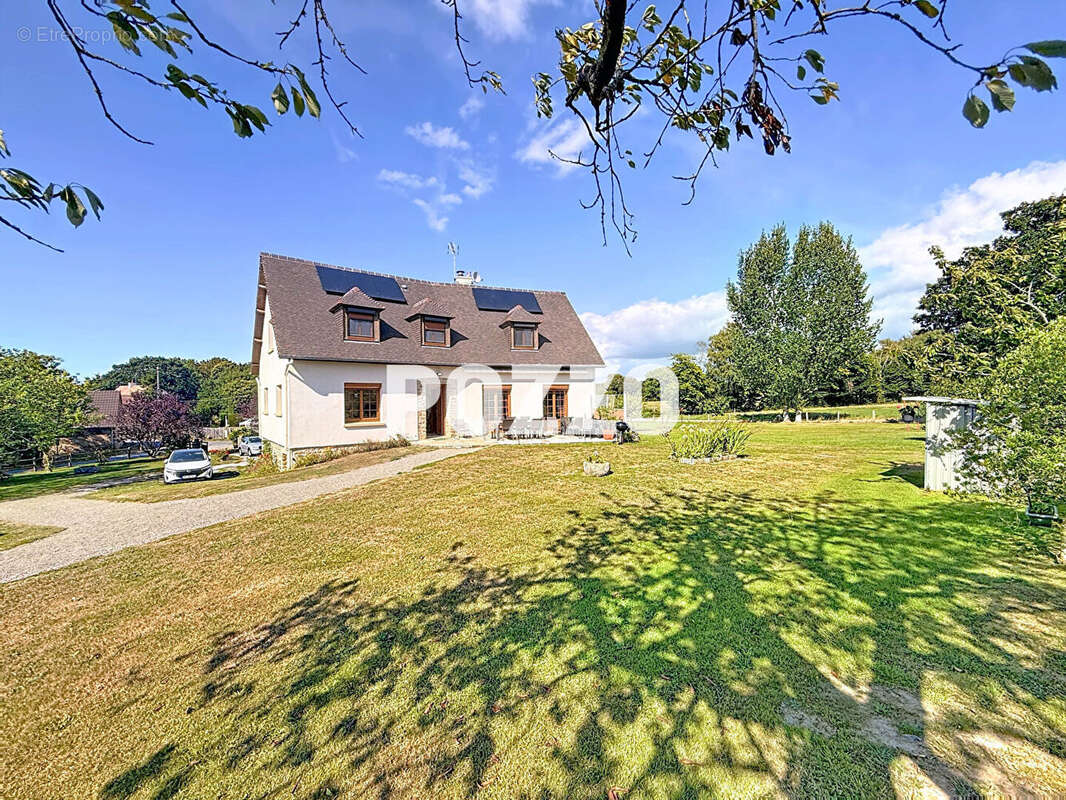 Maison à JULLOUVILLE