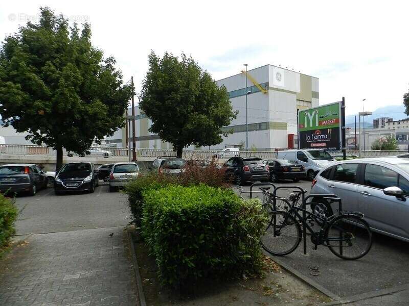 Commerce à GRENOBLE