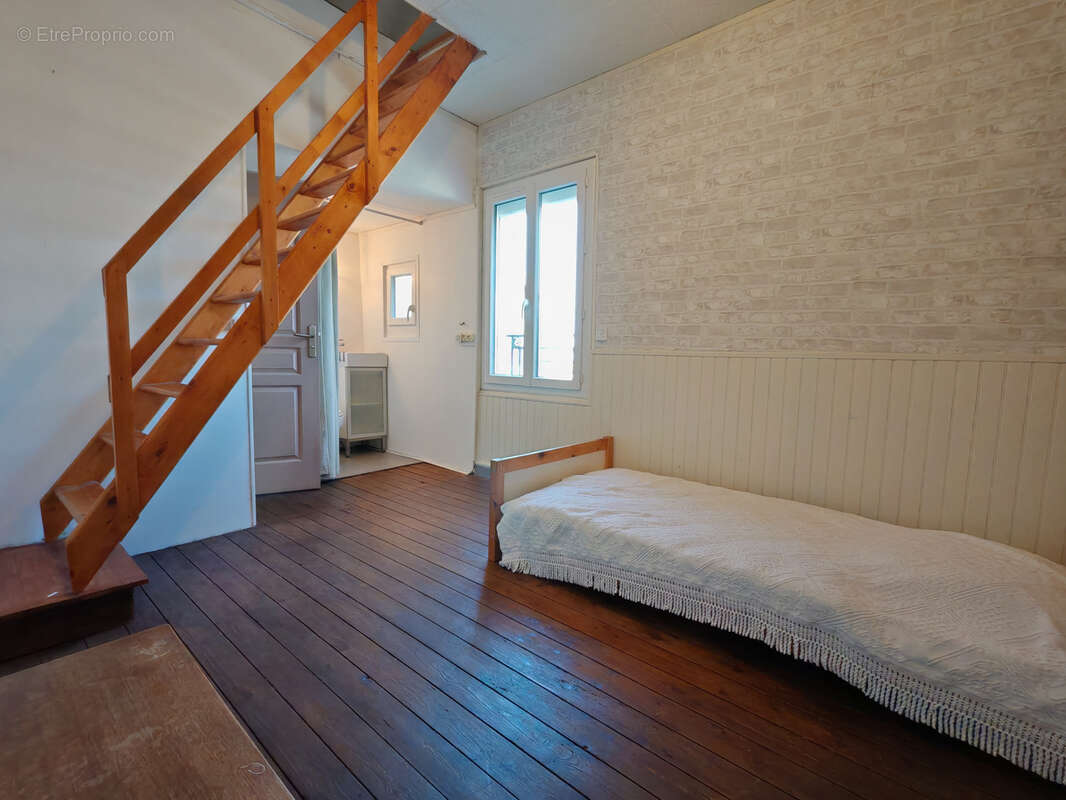 Maison à DONVILLE-LES-BAINS