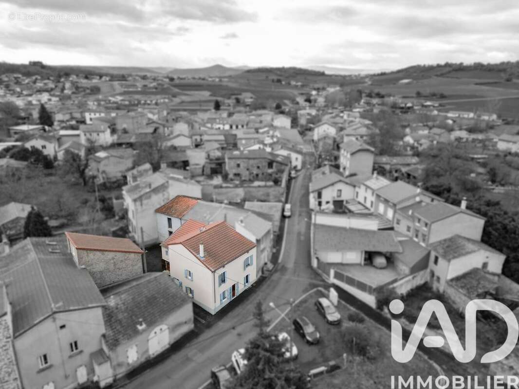 Photo 2 - Maison à BRASSAC-LES-MINES